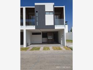 Casa en venta en Santiago Mixquitla, San Pedro Cholula, Puebla Casa en venta en Santiago Mixquitla, San Pedro Cholula, Puebla