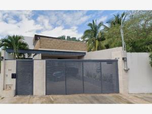 Casa en venta en Montebello, Mérida, Yucatán Casa en venta en Montebello, Mérida, Yucatán