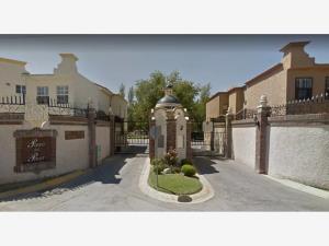 Casa en venta en Paseos del Pinar, Juárez, Chihuahua Casa en venta en Paseos del Pinar, Juárez, Chihuahua