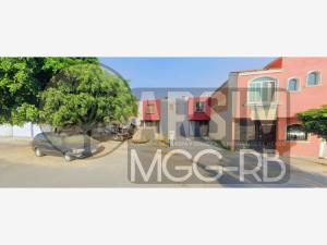 Casa en venta en Valle Dorado, Tlajomulco de Zúñiga, Jalisco Casa en venta en Valle Dorado, Tlajomulco de Zúñiga, Jalisco