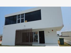 Casa en venta en Río del Dorado, Boca del Río, Veracruz de Ignacio de la Llave Casa en venta en Río del Dorado, Boca del Río, Veracruz de Ignacio de la Llave