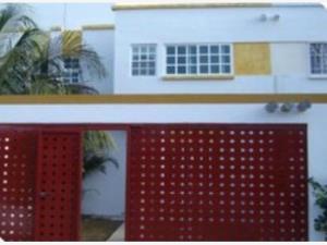 Casa en remate en Residencial Sol del Mayab, Benito Juárez, Quintana Roo Casa en remate en Residencial Sol del Mayab, Benito Juárez, Quintana Roo