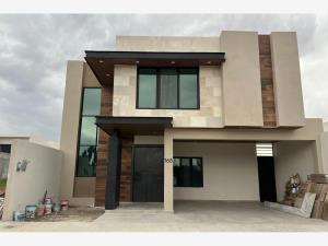 Casa en venta en Alcazar Residencial, Saltillo, Coahuila de Zaragoza Casa en venta en Alcazar Residencial, Saltillo, Coahuila de Zaragoza