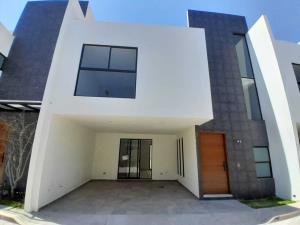 Casa en venta en San Bernardino Tlaxcalancingo, San Andrés Cholula, Puebla Casa en venta en San Bernardino Tlaxcalancingo, San Andrés Cholula, Puebla