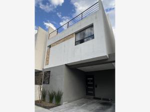 Casa en venta en Reserva Acanto, Apodaca, Nuevo León Casa en venta en Reserva Acanto, Apodaca, Nuevo León