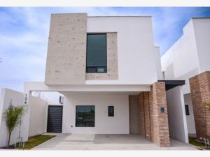 Casa en venta en Residencial Senderos, Torreón, Coahuila de Zaragoza Casa en venta en Residencial Senderos, Torreón, Coahuila de Zaragoza