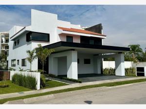 Casa en venta en Paraíso Country Club, Emiliano Zapata, Morelos Casa en venta en Paraíso Country Club, Emiliano Zapata, Morelos