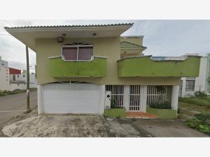 Casa en venta en Arboleda San Ramón, Medellín de Bravo, Veracruz de Ignacio de la Llave Casa en venta en Arboleda San Ramón, Medellín de Bravo, Veracruz de Ignacio de la Llave