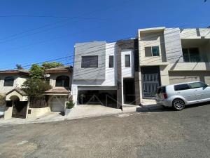 Casa en venta en Lomas de Agua Caliente 6ta. Sección (Lomas Altas), Tijuana, Baja California Casa en venta en Lomas de Agua Caliente 6ta. Sección (Lomas Altas), Tijuana, Baja California