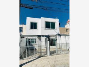 Casa en venta en Paseos Universidad, Zapopan, Jalisco Casa en venta en Paseos Universidad, Zapopan, Jalisco