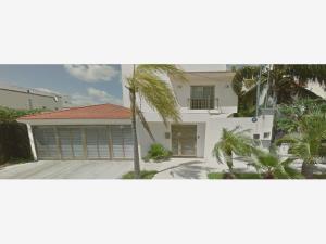 Casa en venta en Punta Sam, Benito Juárez, Quintana Roo Casa en venta en Punta Sam, Benito Juárez, Quintana Roo