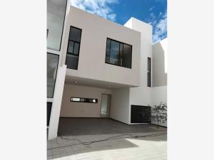 Casa en venta en San Bernardino Tlaxcalancingo, San Andrés Cholula, Puebla Casa en venta en San Bernardino Tlaxcalancingo, San Andrés Cholula, Puebla
