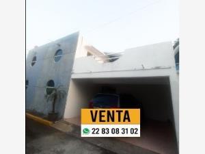 Casa en venta en Luis Echeverria Álvarez, Boca del Río, Veracruz de Ignacio de la Llave Casa en venta en Luis Echeverria Álvarez, Boca del Río, Veracruz de Ignacio de la Llave