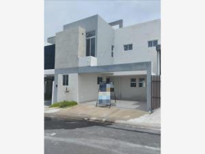 Casa en venta en Lomas de la Rioja, Alvarado, Veracruz de Ignacio de la Llave Casa en venta en Lomas de la Rioja, Alvarado, Veracruz de Ignacio de la Llave