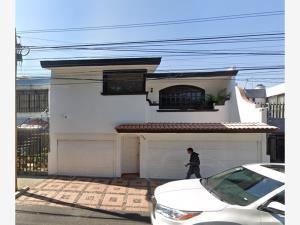 Casa en remate en Colinas de las Aguilas, Zapopan, Jalisco Casa en remate en Colinas de las Aguilas, Zapopan, Jalisco