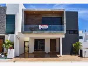 Casa en venta en Altabrisa Residencial, Mazatlán, Sinaloa Casa en venta en Altabrisa Residencial, Mazatlán, Sinaloa