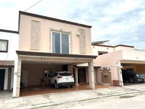 Casa en venta en Los Viñedos, Torreón, Coahuila de Zaragoza Casa en venta en Los Viñedos, Torreón, Coahuila de Zaragoza