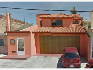 Casa en venta en Sanchez Celis, Mazatlán, Sinaloa Casa en venta en Sanchez Celis, Mazatlán, Sinaloa