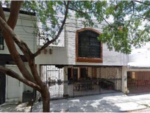 Casa en remate en Valle del Contry, Guadalupe, Nuevo León Casa en remate en Valle del Contry, Guadalupe, Nuevo León
