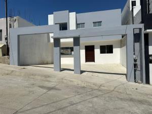 Casa en venta en Estrella del Pacífico, Tijuana, Baja California Casa en venta en Estrella del Pacífico, Tijuana, Baja California