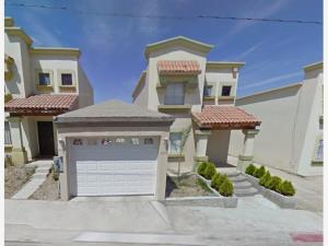 Casa en remate en Adolfo Ruiz Cortines, Ensenada, Baja California Casa en remate en Adolfo Ruiz Cortines, Ensenada, Baja California