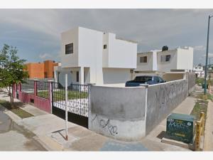 Casa en remate en Puerta del Sol, Mazatlán, Sinaloa Casa en remate en Puerta del Sol, Mazatlán, Sinaloa