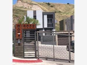 Casa en venta en Valle del Pedregal, Tijuana, Baja California Casa en venta en Valle del Pedregal, Tijuana, Baja California