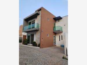 Casa en venta en Paraiso Montessori, Cuernavaca, Morelos Casa en venta en Paraiso Montessori, Cuernavaca, Morelos
