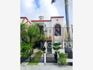Casa en venta en Quetzales (Supermanzana 523), Benito Juárez, Quintana Roo Casa en venta en Quetzales (Supermanzana 523), Benito Juárez, Quintana Roo