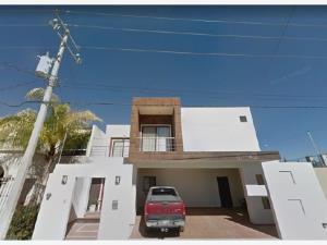 Casa en remate en Valle Real, Saltillo, Coahuila de Zaragoza Casa en remate en Valle Real, Saltillo, Coahuila de Zaragoza
