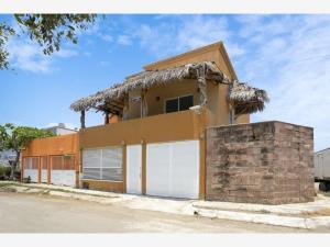 Casa en venta en La Central, Manzanillo, Colima Casa en venta en La Central, Manzanillo, Colima