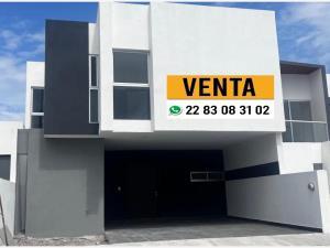 Casa en venta en Lomas de la Rioja, Alvarado, Veracruz de Ignacio de la Llave Casa en venta en Lomas de la Rioja, Alvarado, Veracruz de Ignacio de la Llave