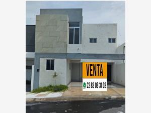 Casa en venta en Lomas de la Rioja, Alvarado, Veracruz de Ignacio de la Llave Casa en venta en Lomas de la Rioja, Alvarado, Veracruz de Ignacio de la Llave