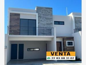 Casa en venta en Lomas de la Rioja, Alvarado, Veracruz de Ignacio de la Llave Casa en venta en Lomas de la Rioja, Alvarado, Veracruz de Ignacio de la Llave