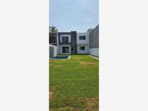 Casa en venta en Burgos, Temixco, Morelos Casa en venta en Burgos, Temixco, Morelos