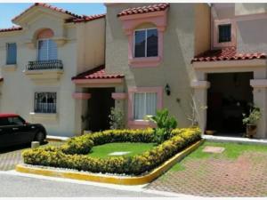 Casa en venta en Urbi Quinta Montecarlo, Cuautitlán Izcalli, México Casa en venta en Urbi Quinta Montecarlo, Cuautitlán Izcalli, México