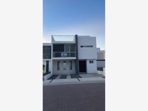Casa en venta en Cañadas del Arroyo, Corregidora, Querétaro Casa en venta en Cañadas del Arroyo, Corregidora, Querétaro