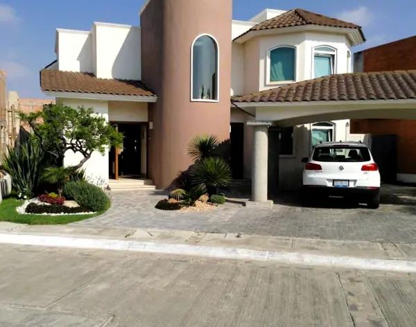 Casa en venta en Res Atitla, San Pedro Cholula, Puebla Casa en venta en Res Atitla, San Pedro Cholula, Puebla