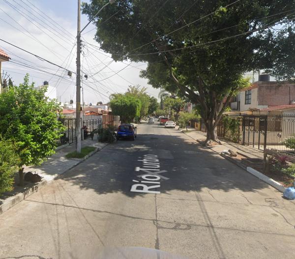 Casa en remate en Jardines del Rosario, Guadalajara, Jalisco Casa en remate en Jardines del Rosario, Guadalajara, Jalisco