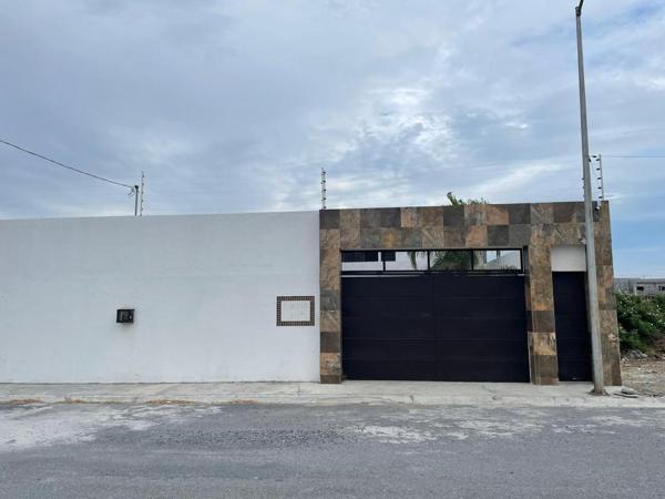 Quinta en venta en Portal del Norte, General Zuazua, Nuevo León Quinta en venta en Portal del Norte, General Zuazua, Nuevo León