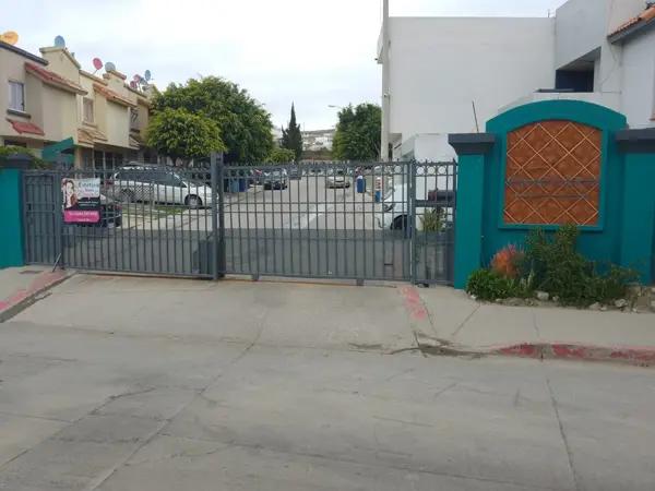 Casa en remate en Urbi Quinta del Cedro, Tijuana, Baja California Casa en remate en Urbi Quinta del Cedro, Tijuana, Baja California