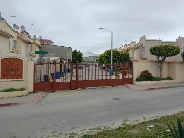 Casa en remate en Urbi Quinta del Cedro, Tijuana, Baja California Casa en remate en Urbi Quinta del Cedro, Tijuana, Baja California