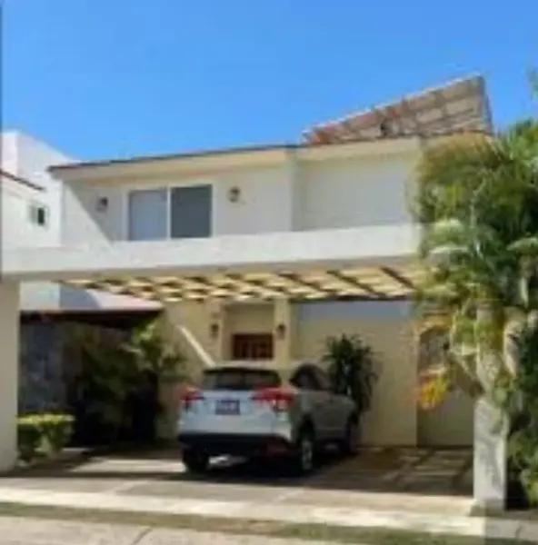 Casa en venta en Las Parotas, Villa de Álvarez, Colima Casa en venta en Las Parotas, Villa de Álvarez, Colima