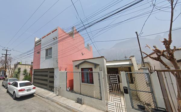 Casa en remate en Residencial Cuauhtémoc, Santa Catarina, Nuevo León Casa en remate en Residencial Cuauhtémoc, Santa Catarina, Nuevo León
