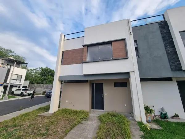 Casa en renta en Cumbres Residencial, Boca del Río, Veracruz de Ignacio de la Llave Casa en renta en Cumbres Residencial, Boca del Río, Veracruz de Ignacio de la Llave