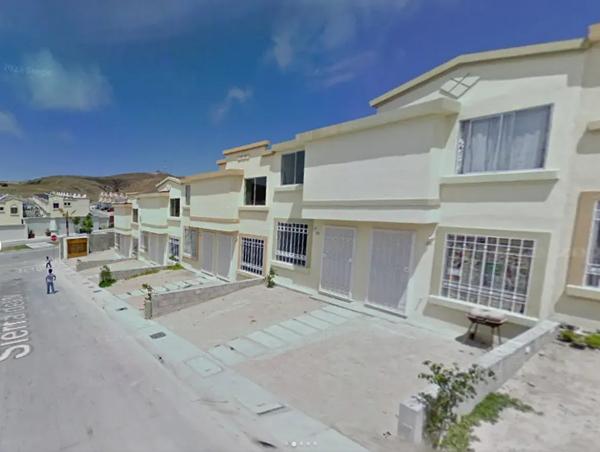 Casa en remate en Urbi Quinta del Cedro, Tijuana, Baja California Casa en remate en Urbi Quinta del Cedro, Tijuana, Baja California