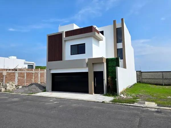 Casa en venta en Lomas de la Rioja, Alvarado, Veracruz de Ignacio de la Llave Casa en venta en Lomas de la Rioja, Alvarado, Veracruz de Ignacio de la Llave