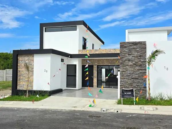 Casa en venta en Lomas de la Rioja, Alvarado, Veracruz de Ignacio de la Llave Casa en venta en Lomas de la Rioja, Alvarado, Veracruz de Ignacio de la Llave