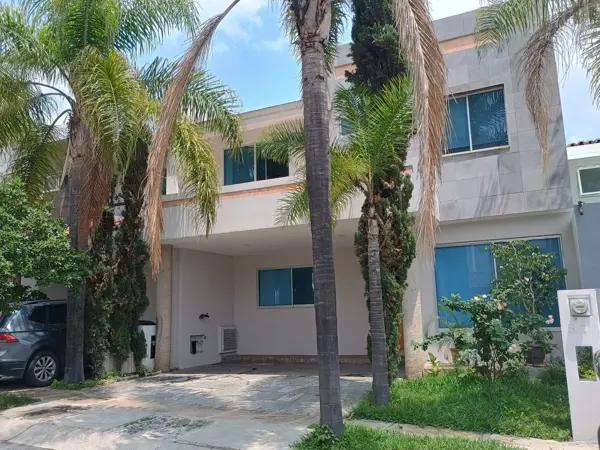 Casa en venta en Parque Sereno, Zapopan, Jalisco Casa en venta en Parque Sereno, Zapopan, Jalisco