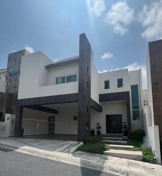 Casa en venta en Los Milagros de Valle Alto, Monterrey, Nuevo León Casa en venta en Los Milagros de Valle Alto, Monterrey, Nuevo León